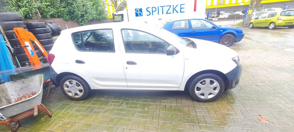 Dacia Sandero 116.500 km 1.990 &euro; Bochum 44894