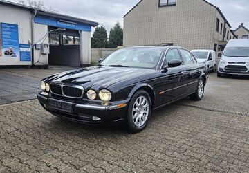 Jaguar XJ6 157.606 km 8.900 &euro; Oberhausen 46117