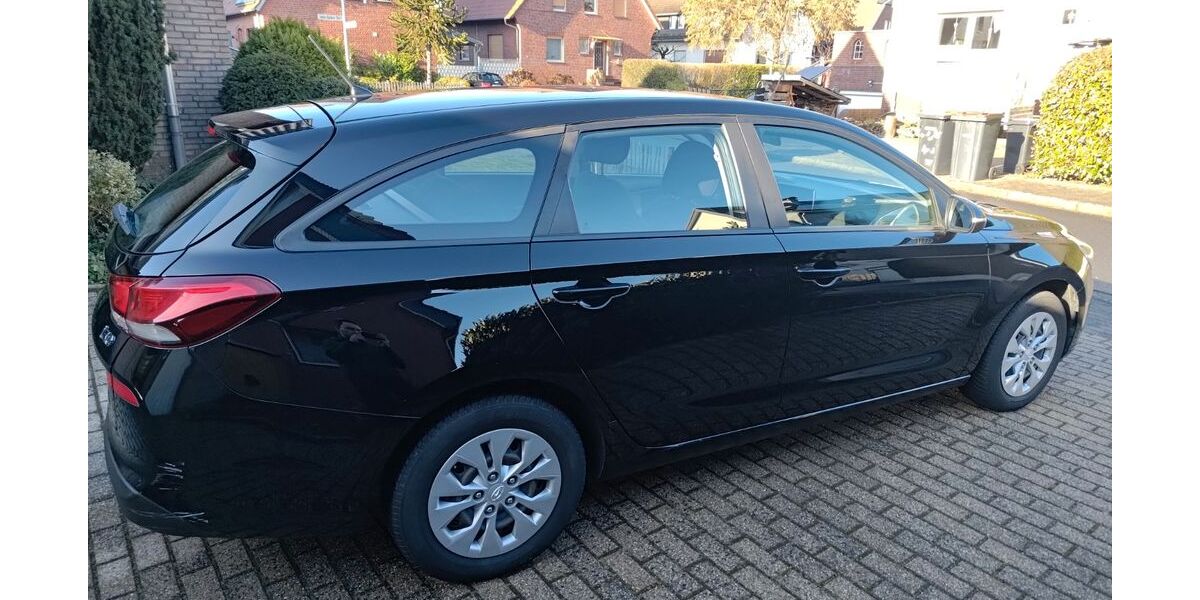 Hyundai i30 102.000 km 9.900 &euro; Lüdinghausen 59348
