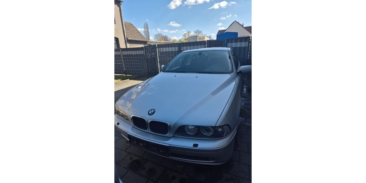 BMW 520 236.000 km 2.250 &euro; Oer-Erkenschwick 45739