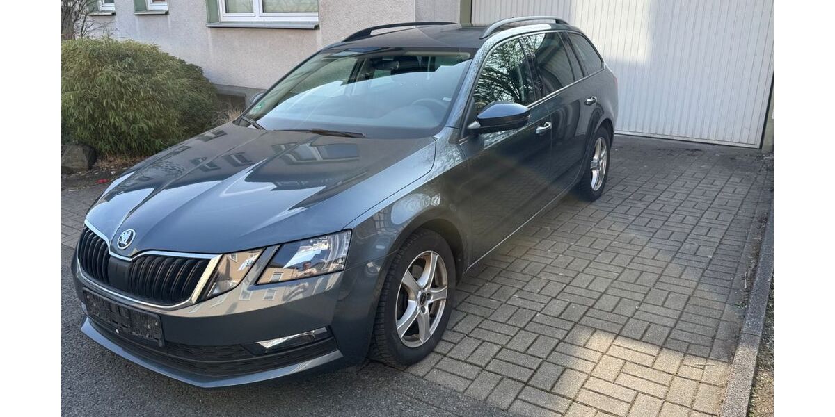 Skoda Octavia 133.000 km 16.900 &euro; Essen 45219