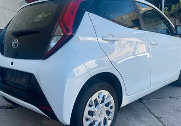 Toyota Aygo (X) 97.500 km 8.700 &euro; Herne 44653