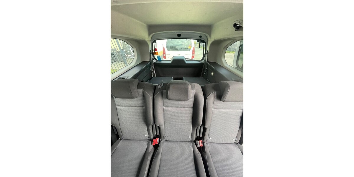 Toyota pro ace city verso 82.000 km 22.800 &euro; Dortmund 44135