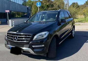 Mercedes-Benz ML 250 210.000 km 15.550 &euro; Essen 45327
