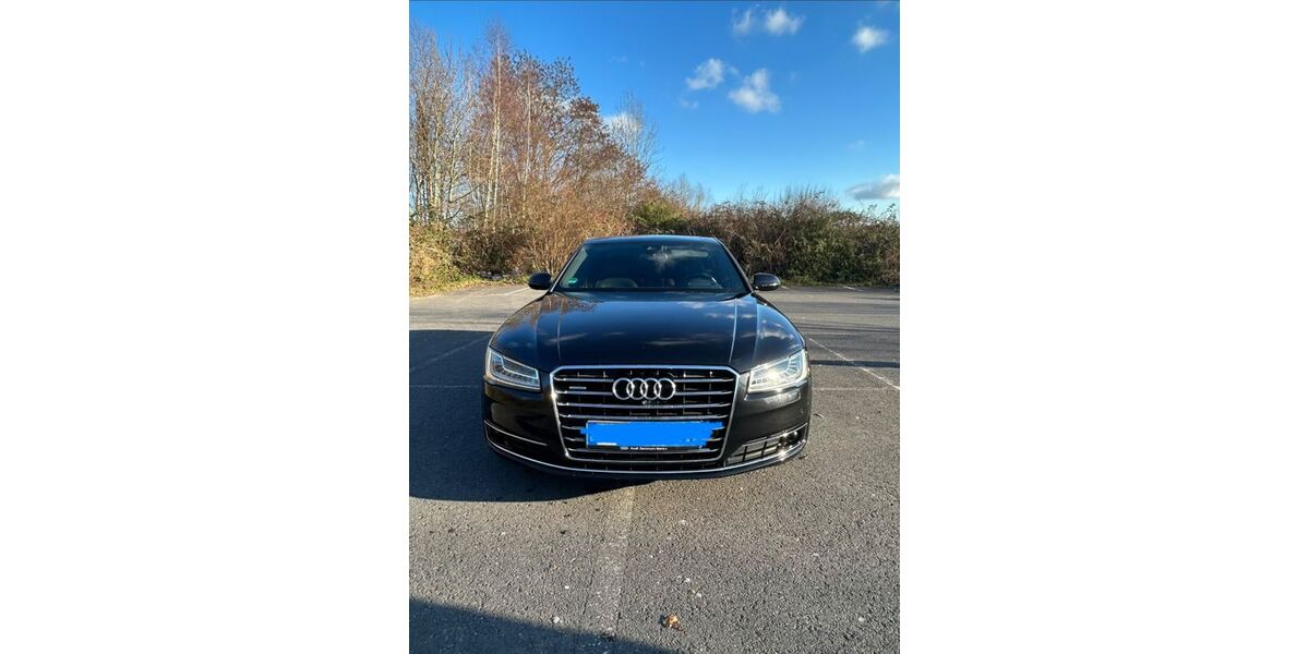 Audi A8 184.000 km 22.800 &euro; Recklinghausen 45659