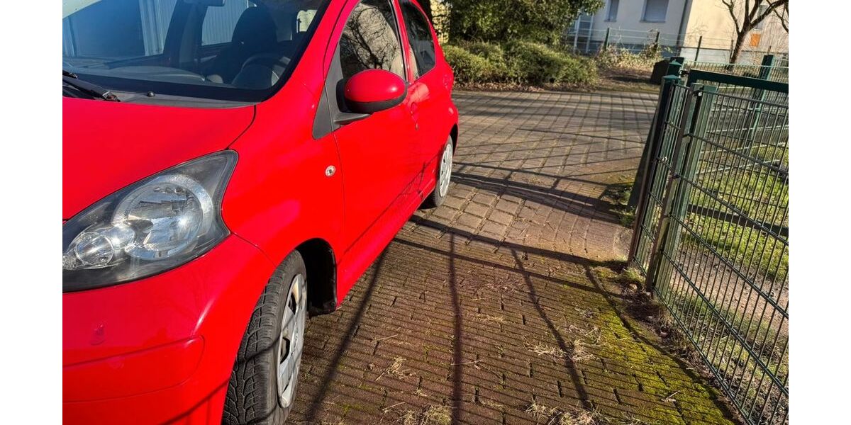 Toyota Aygo (X) 143.000 km 2.200 &euro; Essen 45144