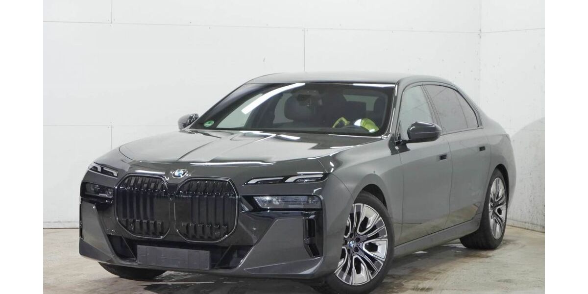 BMW 740 32.356 km 99.940 &euro; Gelsenkirchen 45897