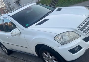 Mercedes-Benz ML 320 378.000 km 4.800 &euro; Gelsenkirchen 45896