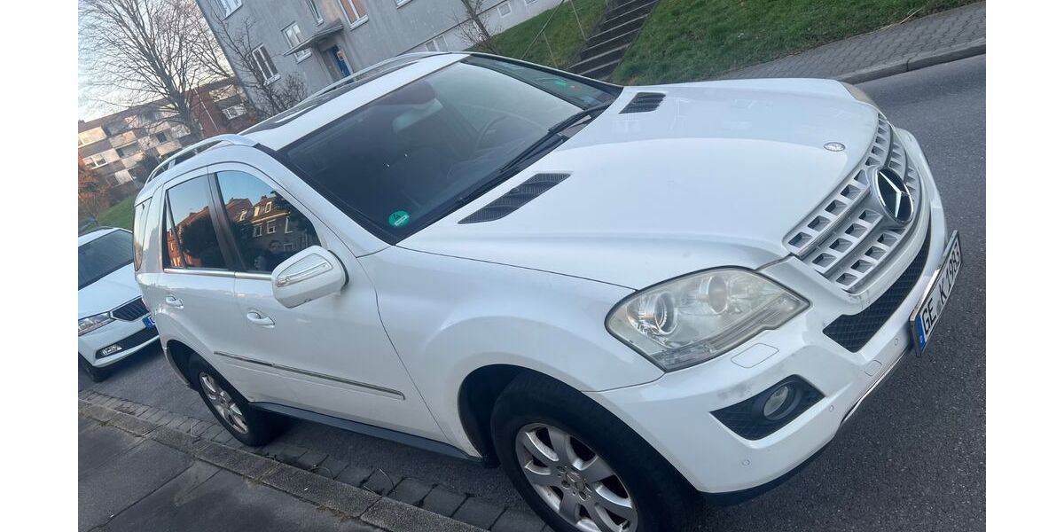 Mercedes-Benz ML 320 378.000 km 4.800 &euro; Gelsenkirchen 45896