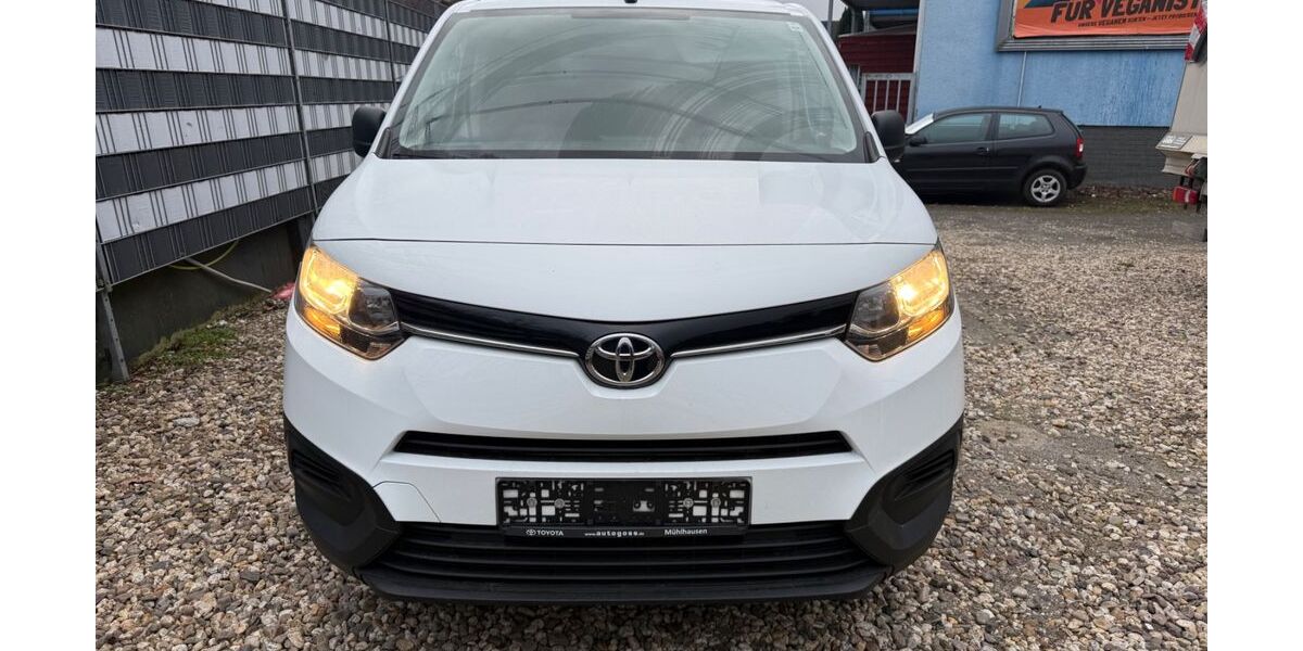Toyota Proace (Verso) 121.093 km 11.543 &euro; Essen 45143