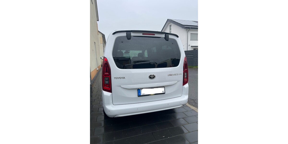 Toyota pro ace city verso 82.000 km 22.800 &euro; Dortmund 44135