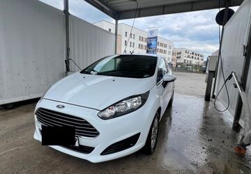 Ford Fiesta 83.000 km 5.200 &euro; Dortmund 44328