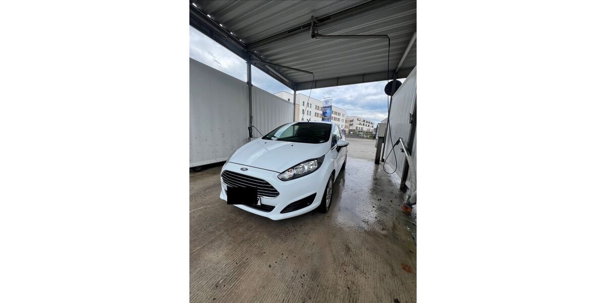 Ford Fiesta 83.000 km 5.200 &euro; Dortmund 44328