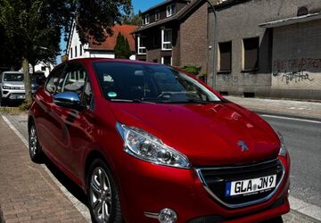 Peugeot 208 56.000 km 8.300 &euro; Recklinghausen 45663