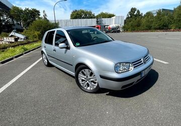 VW Golf 82.800 km 2.999 &euro; Essen 45327