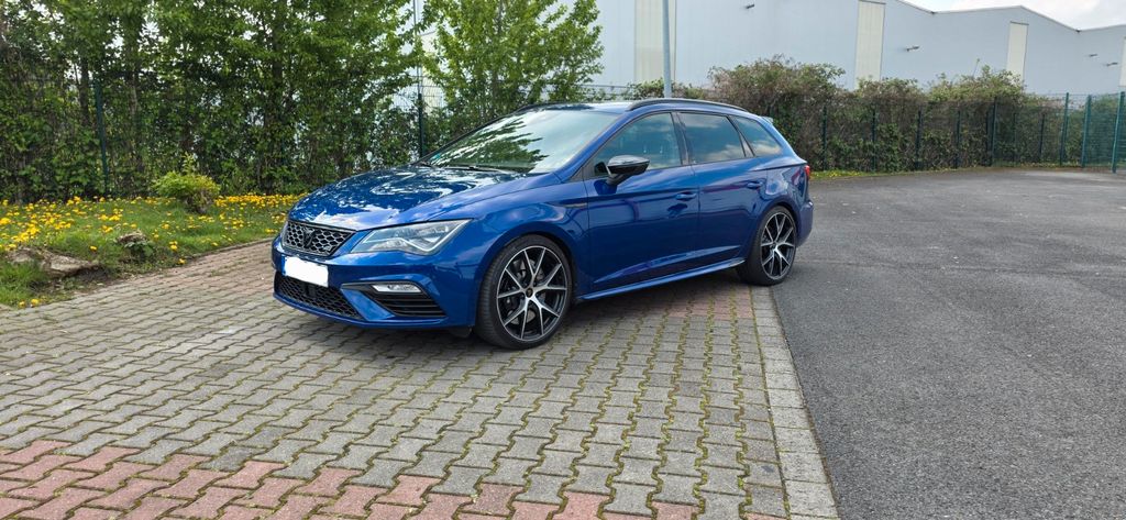 Seat Leon 69.990 km 29.999 &euro; Dortmund 44143