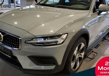 Volvo V60 Cross Country 38.835 km 34.850 &euro; Essen-Kray 45309