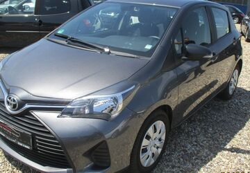 Toyota Yaris 15.123 km 9.999 &euro; Selm 59379