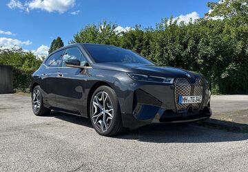 BMW iX 38.400 km 56.900 &euro; Mülheim an der Ruhr 45472