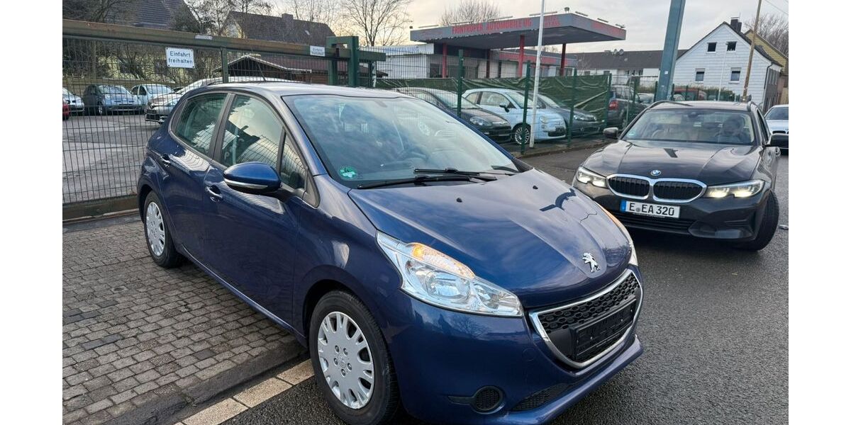 Peugeot 208 131.000 km 4.499 &euro; Essen 45359
