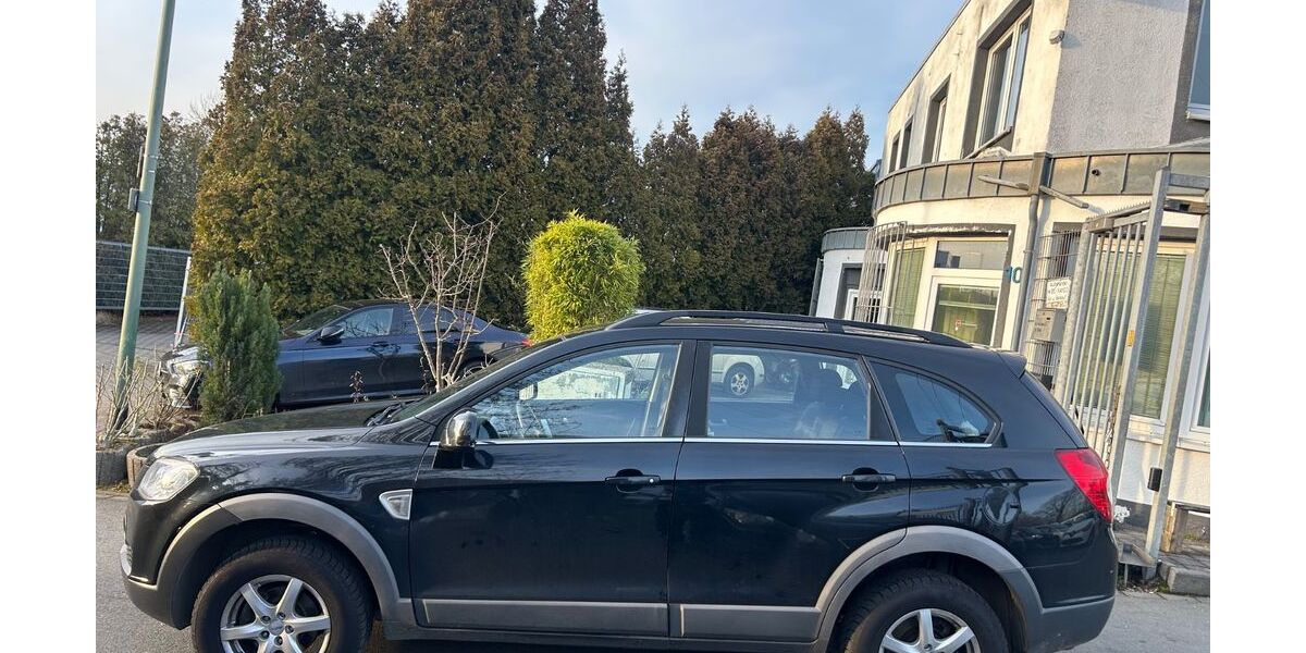 Chevrolet Captiva 180.000 km 1.999 &euro; Essen 45326