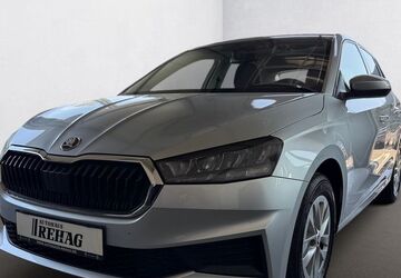 Skoda Fabia 5.606 km 14.990 &euro; Recklinghausen 45659