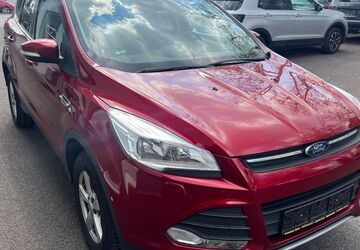 Ford Kuga 70.000 km 8.999 &euro; Recklinghausen 45663