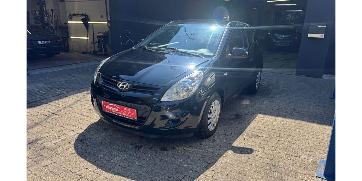 Hyundai i20 180.000 km 2.990 &euro; Oberhausen 46149