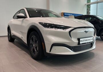 Ford Mustang Mach-E 26.900 km 32.890 &euro; Oberhausen (am CentrO) 46047