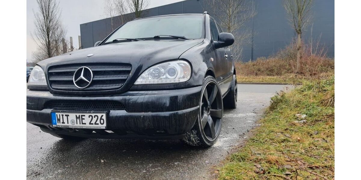 Mercedes-Benz ML 320 328.000 km 2.200 &euro; Hattingen 45525