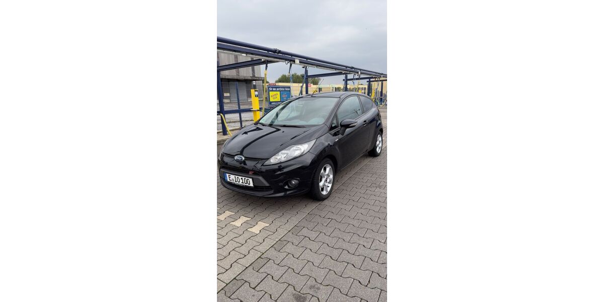 Ford Fiesta 204.000 km 2.300 &euro; Essen 45127