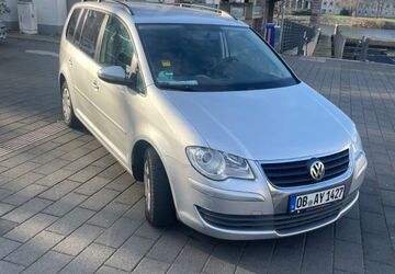 VW Touran 148.000 km 6.450 &euro; Oberhausen 46145