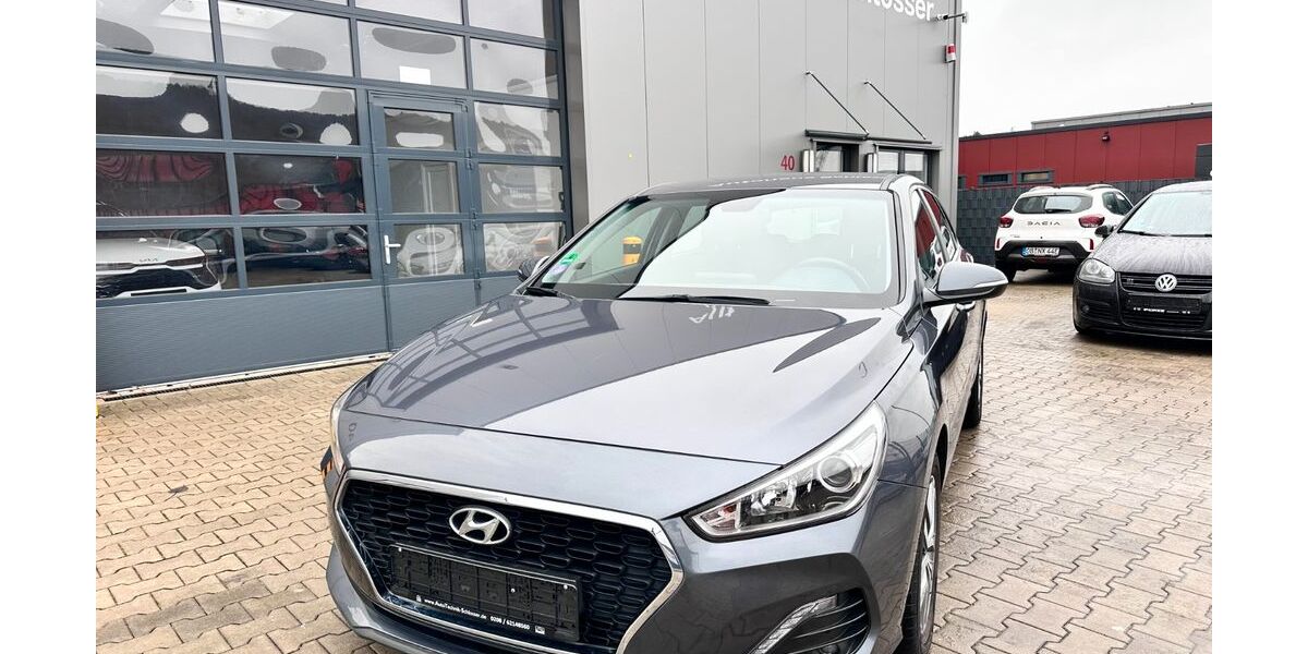 Hyundai i30 75.676 km 11.400 &euro; Oberhausen 46145