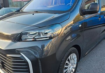 Toyota Proace (Verso) 1.984 km 35.599 &euro; Gelsenkirchen 45884