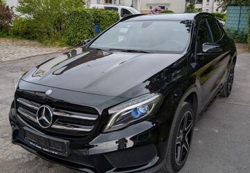 Mercedes-Benz GLA 180 56.660 km 15.590 &euro; Dortmund 44229