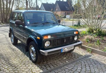 Lada Niva 39.200 km 8.800 &euro; Recklinghausen 45661