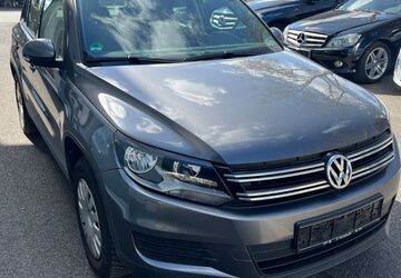 VW Tiguan 93.000 km 8.999 &euro; Recklinghausen 45663