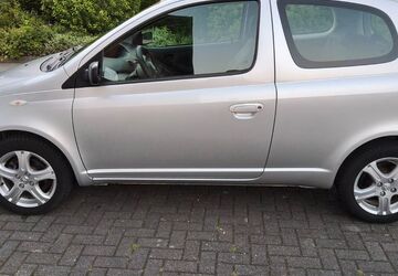 Toyota Yaris 93.860 km 2.500 &euro; Reken 48734