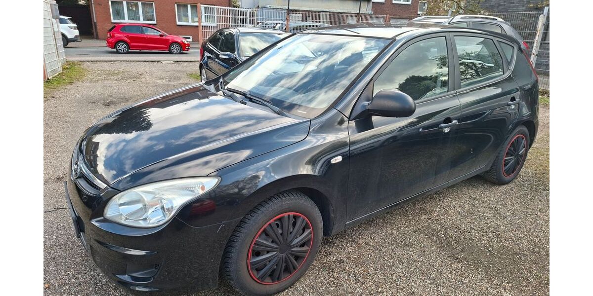 Hyundai i30 86.000 km 3.290 &euro; Oberhausen 46149