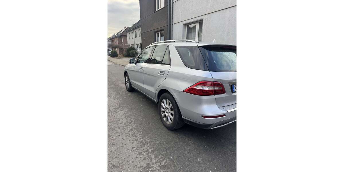 Mercedes-Benz ML 350 263.500 km 10.500 &euro; essen 45307