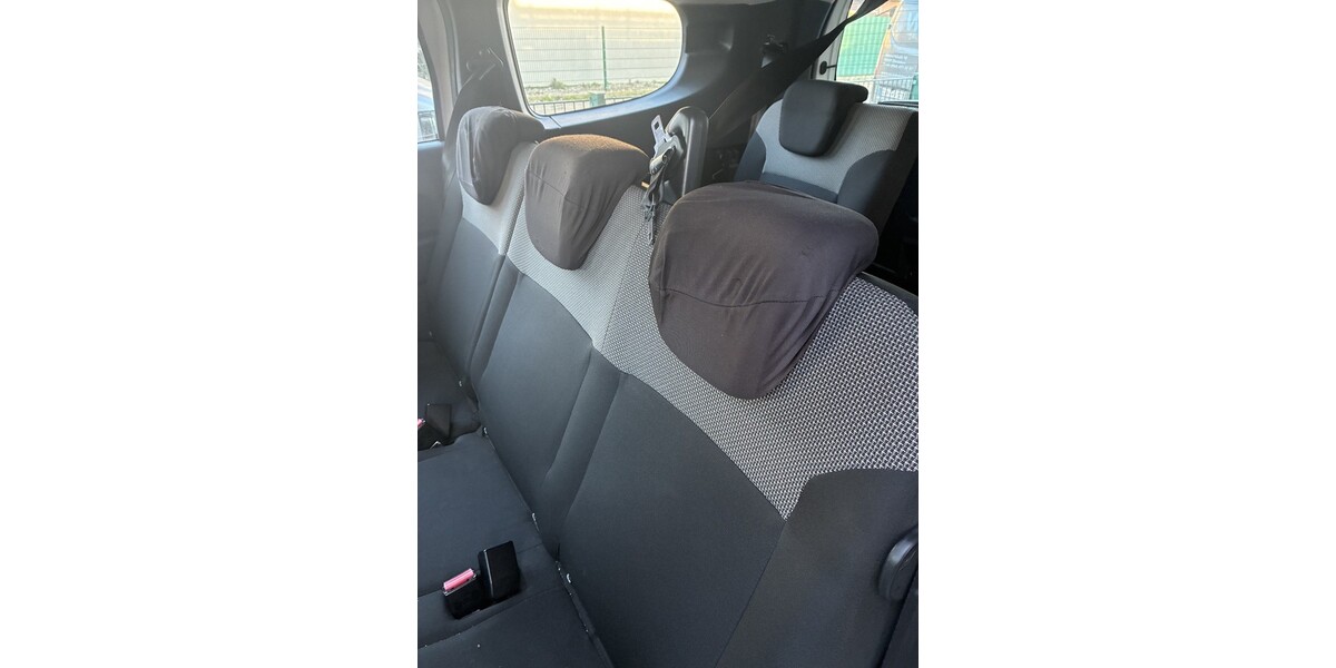 Dacia Lodgy 58.500 km 8.500 &euro; Oberhausen 46045