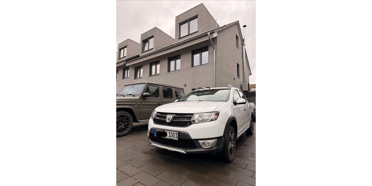 Dacia Sandero 81.000 km 6.155 &euro; Gelsenkirchen 45879