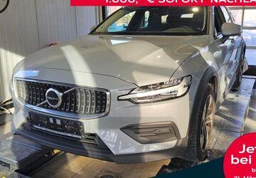 Volvo V60 Cross Country 42.066 km 36.980 &euro; Essen-Kray 45309