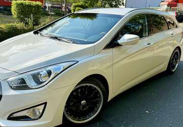 Hyundai i40 91.400 km 8.990 &euro; Oberhausen 46045
