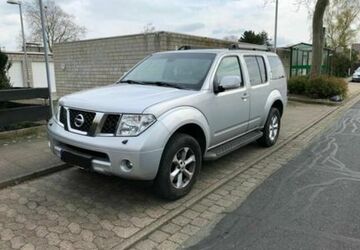 Nissan Pathfinder 325.000 km 4.999 &euro; Lünen 44532