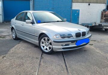 BMW 323 258.000 km 2.899 &euro; Essen 45356