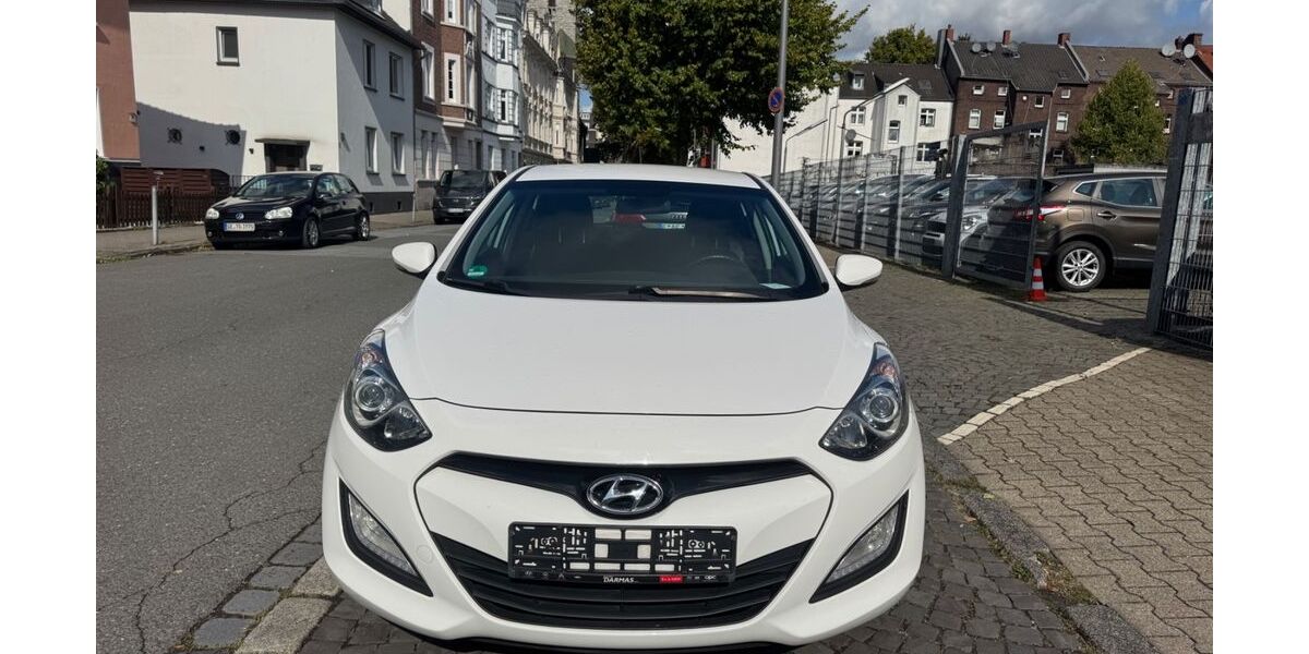 Hyundai i30 148.000 km 7.899 &euro; Gelsenkirchen 45879