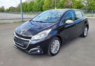 Peugeot 208 73.500 km 7.490 &euro; Essen 45356