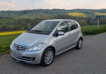 Mercedes-Benz A 180 91.000 km 8.300 &euro; Essen 45239