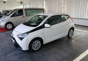 Toyota Aygo (X) 41.690 km 9.950 &euro; Essen 45329
